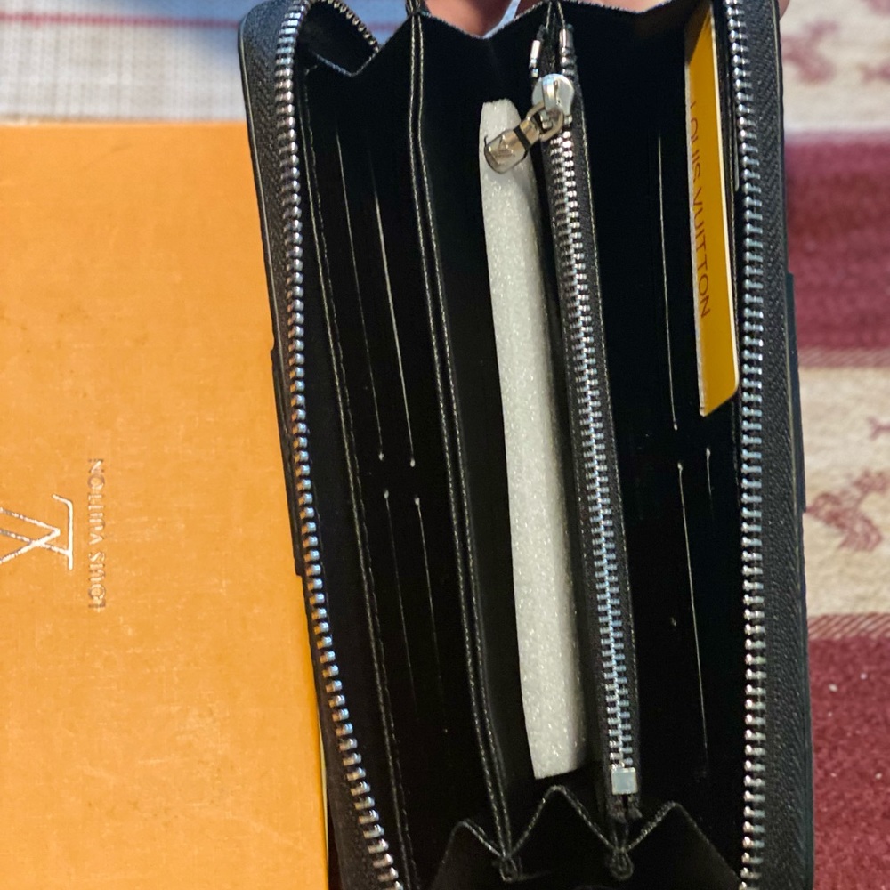 Black Unisex wallet - Picture 2 of 2